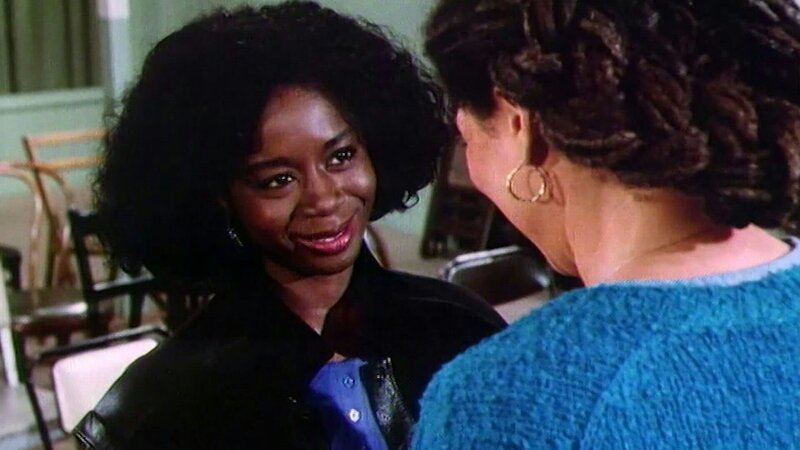 Ein Lied aus der Fremde, Vanessa Livingston (Akosua Busia) und ihre Mutter Ellie Livingston (Rosalind Cash) – Bild: Bibel TV