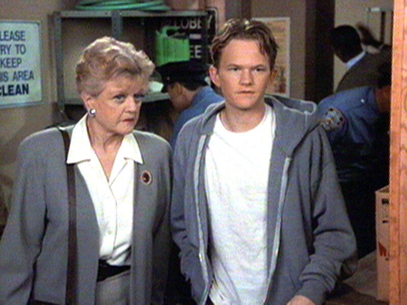 Der 16-jährige Lieferjunge Tommy (Neil Patrick Harris) wird des Mordes beschuldigt. Jessica (Angela Lansbury) versucht nun seine Unschuld zu beweisen – Bild: Sat.1 Gold