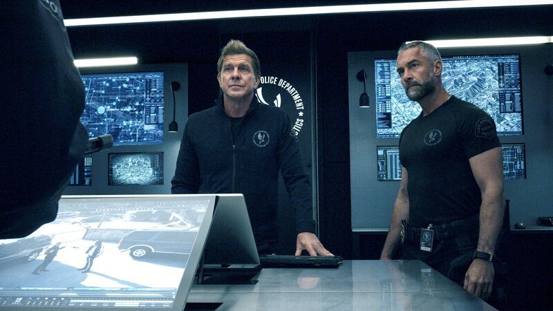 L-R: Dominique Luca (Kenny Johnson), David ‚Deacon‘ Kay (Jay Harrington). – Bild: Best Possible Screengrab/​CBS /​ Sony