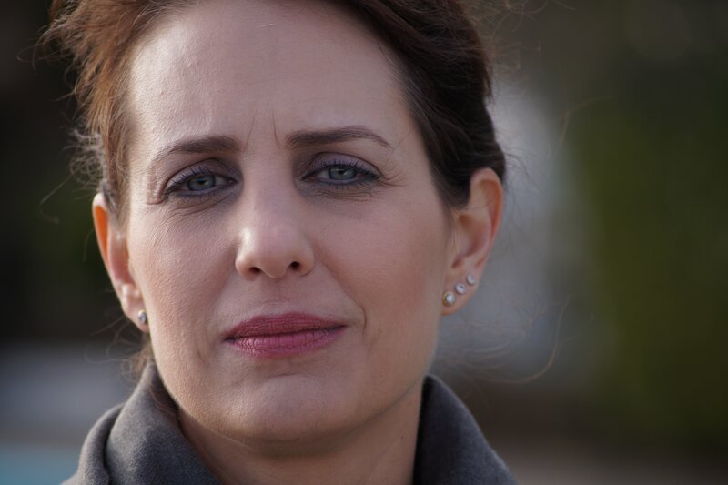 In der JVA Wien arbeitet Psychologin Katinka Keckeis mit gefährlichen Straftätern. – Bild: ZDF/​Bernd Reufels