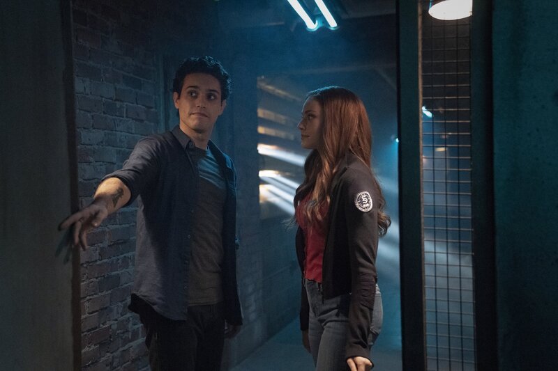 Landon Kirby (Aria Shahghasemi, l.); Hope Mikaelson (Danielle Rose Russell, r.) – Bild: The CW Network, LLC.