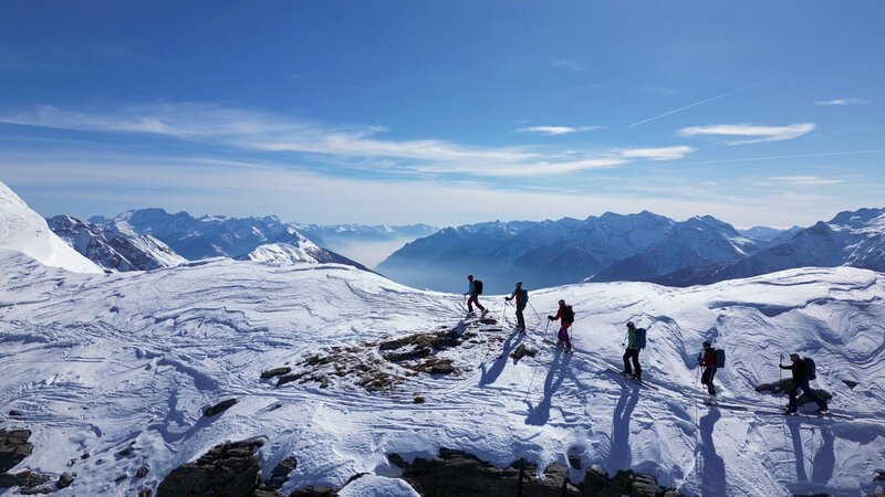 Der Film erzählt von inspirierenden Frauen, die nicht gefragt haben, ob sie dürfen – sondern einfach gegangen sind. Und dabei Spuren hinterlassen haben, denen heute viele folgen. – Bild: SRF