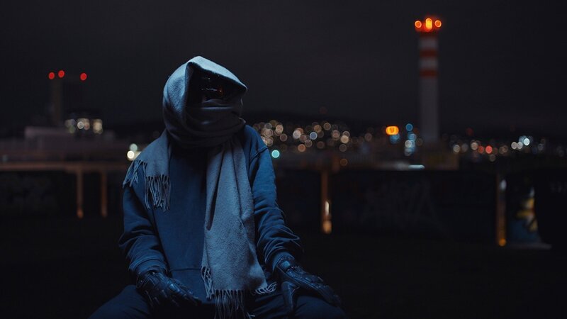 Ein Kokain-Dealer gibt Einblick in sein Geschäft. – Bild: SRF