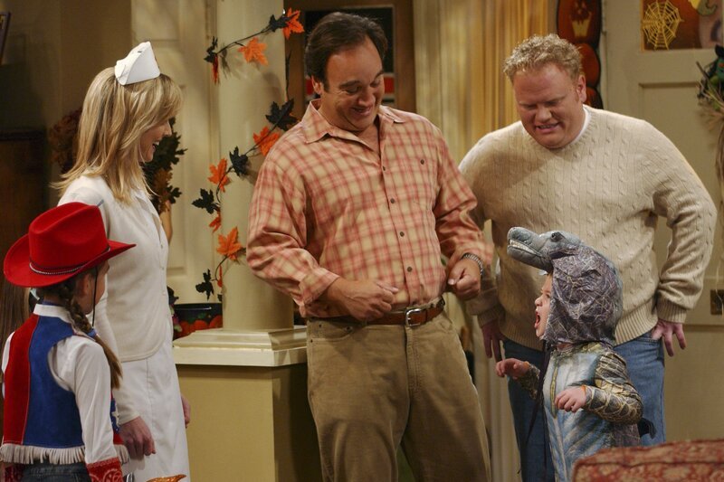 101215_0153 -- ACCORDING TO JIM – ŇDress to Kill MeÓ Đ Jim worries that Kyle is becoming a sissy when the boy insists on wearing a Cinderella costume for Halloween on, ŇAccording to JimÓ TUESDAY, OCTOBER 26 (9:00⁠–⁠9:30 p.m., ET), on the ABC Television Network. (ABC/​RANDY TEPPER) TAYLOR ATELIAN, COURTNEY THORNE-SMITH, JIM BELUSHI, CONNER RAYBURN, LARRY JOE CAMPBELL; 101215_0153 -- ACCORDING TO JIM – „DRESS TO KILL ME“ (ABC/​RANDY TEPPER) – Bild: Disney