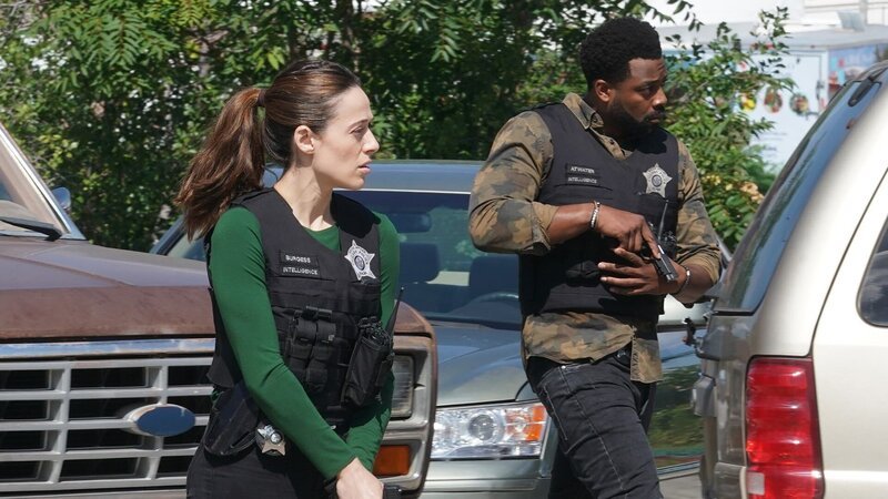 Kim Burgess (Marina Squerciati) und Kevin Atwater (LaRoyce Hawkins) – Bild: AXN Black