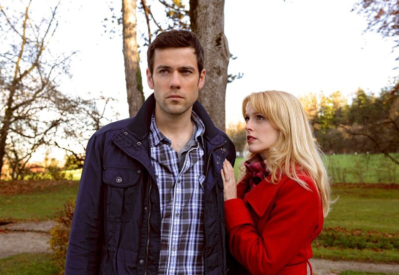 ARD STURM DER LIEBE FOLGE 1223, Rosalie (Natalie Alison, r.) befürchtet, dass Jacob (Andreas Thiele, l.) ihre Affäre publik macht. – Bild: ARD/​Ann Paur