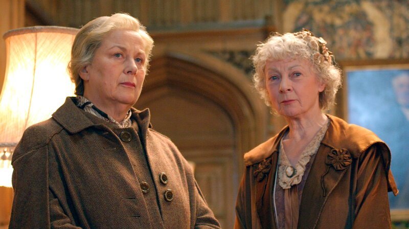 Pam Ferris (Elspeth McGillicuddy,l) und Miss Marple (Geraldine McEwan,r) – Bild: WDR/​ITV plc/​Granada International