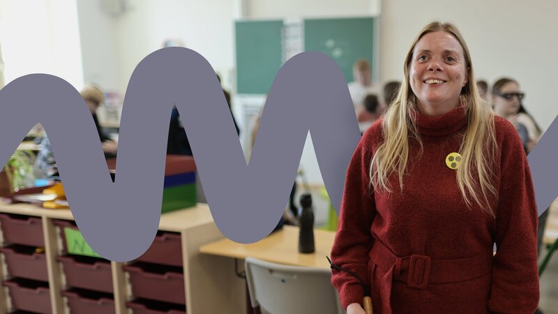 Mandy Kugel ist blind. In Schulklassen klärt sie auf und berichtet von ihrem Alltag ohne Augenlicht. – Bild: ZDF und Marc Nordbruch