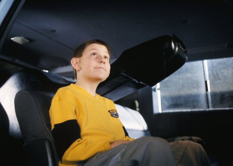 Die Geburtstagsparty von Walter wird dank Dewey (Erik Per Sullivan) und seiner Geschwister zu einer Katastrophe … – Bild: ViacomCBS