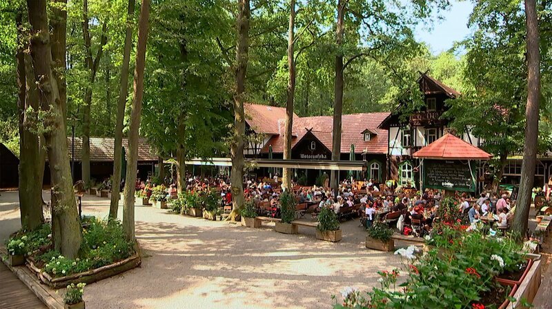 Ostern noch nix vor? Der Spreewald lockt mit einem großen Freizeitangebot. Versteckte Orte entdecken, Natur und gutes Essen genießen – viele Tipps für einen schönen Osterausflug ins „Land der Fließe“. – Gasthaus im Spreewald. – Bild: rbb