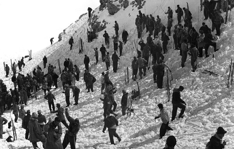 Große Suchaktion am Dachstein. – Bild: ServusTV