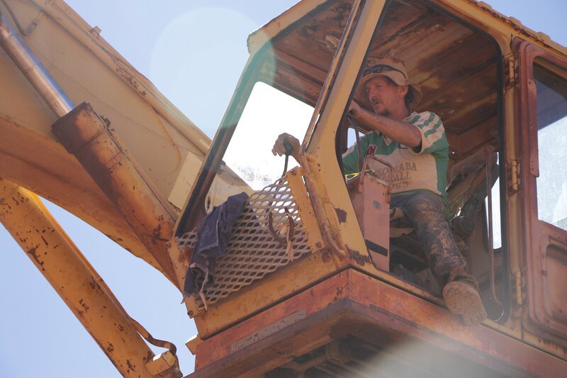 Aaron Grotjahn mines for opal. – Bild: Discovery Channel