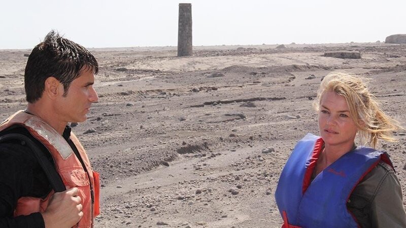 Myke and Ruth on lava flow. – Bild: DMAX