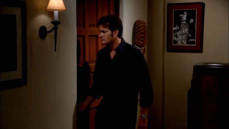 Charlie (Charlie Sheen) – Bild: Warner Bros. Discovery