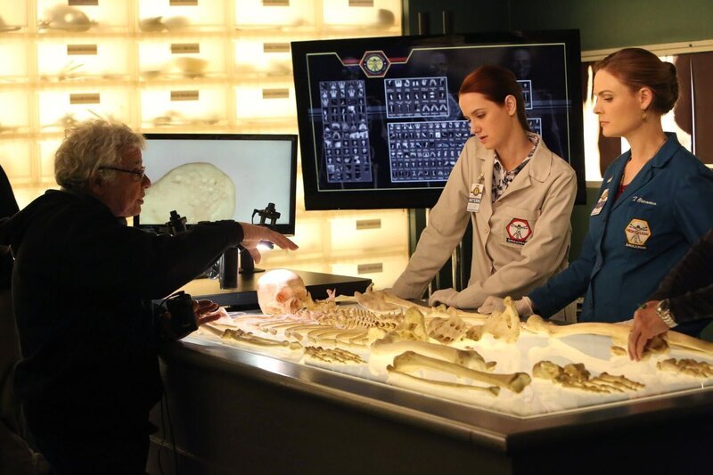 Bones_ep921_scBTS2_0022_R – Bild: ATV2
