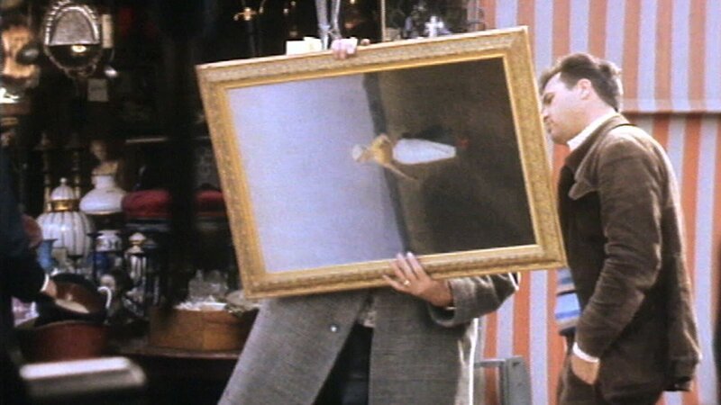 Ob es wirklich etwas wert ist? Käufer auf der Auer Dult. – Bild: BR /​ BR