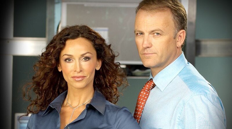 Special Agent Bianca LeGarda (Sofia Milos), Major Mike Kessler (James McGowan) – Bild: AXN Black