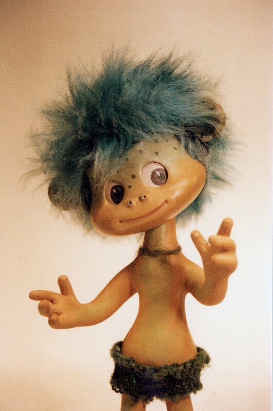 Plumps ist ein Wasserkobold und sehr neugierig. – Bild: rbb media