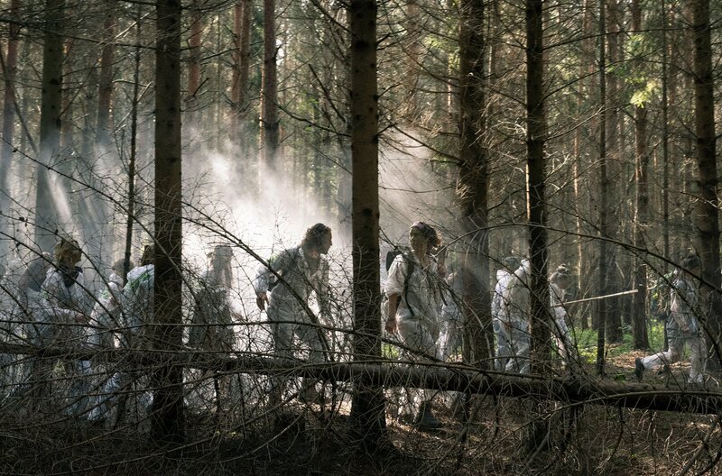 Komparserie; Janosz Radomski, Haley, Komparserie. – Bild: MDR/​Moovie/​Anke Neugebauer