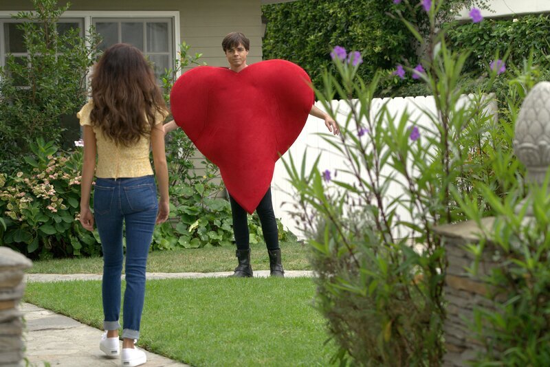 Haley Dunphy (Sarah Hyland) and Dylan Marshall (Reid Ewing) – Bild: Comedy Central