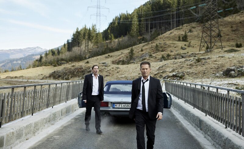 v.li.: Arthur (Michael Maertens), Felix (Til Schweiger) – Bild: ProSieben/​Constantin Film /​ ORF /​ Verena Heller Ghanbar
