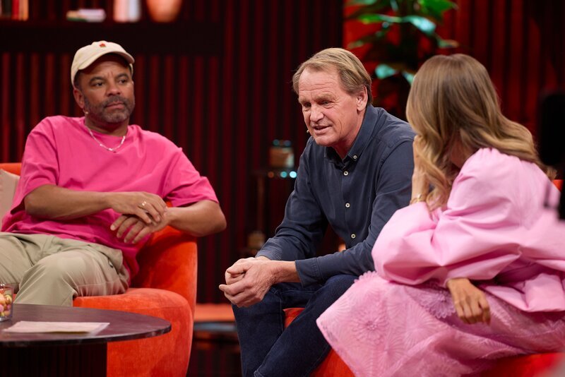 Von links: Simon Pearce, Markus Wasmeier und Cathy Hummels. – Bild: Martina Bogdahn /​ BR /​ Constantin Entertainment GmbH