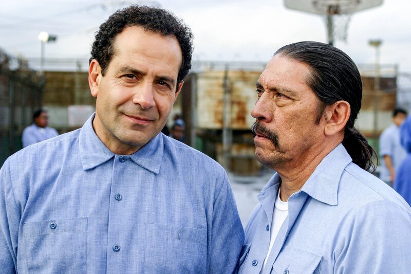 (v.li.): Tony Shalhoub (Adrian Monk), Danny Trejo (Spyder Rudner). – Bild: ORF/​Universal