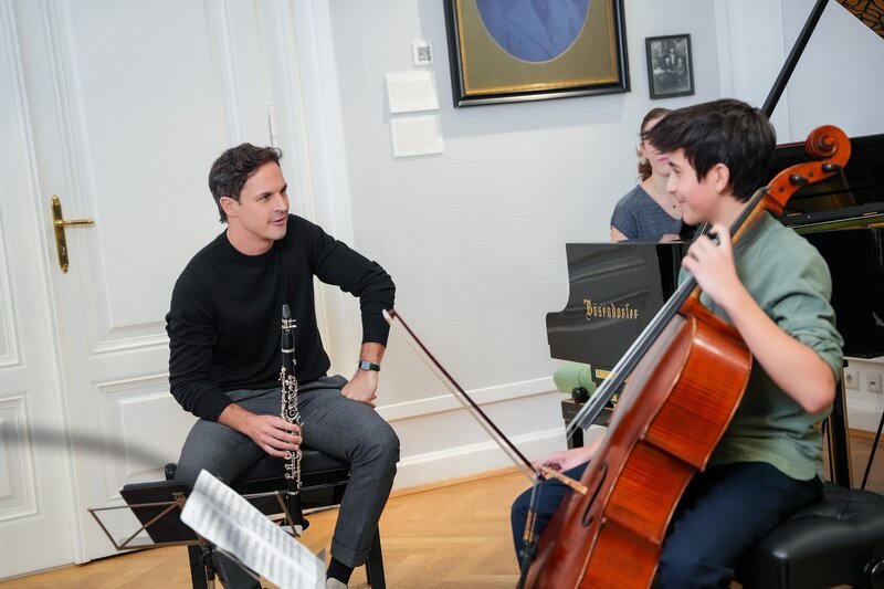 Andreas Ottensamer, Dylan Russell. – Bild: ORF/​Roman Zach-Kiesling