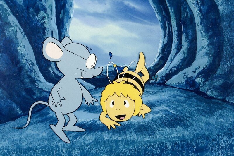 Maja und Alexander sind auf einem fremden Planeten gelandet. – Bild: ORF/​ZDF/​Apollo-Film