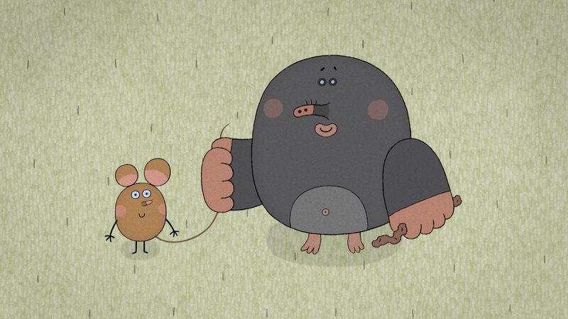 Die kleine Feldmaus hat Mitleid mit dem blinden Maulwurf. Er darf sich an ihrem Schwanz festhalten und wird zu dem Ort geleitet, wo Lena ihr Lied spielt, um den Frühling zu begrüßen. – Bild: Studio FILM BILDER GmbH /​ ZDF