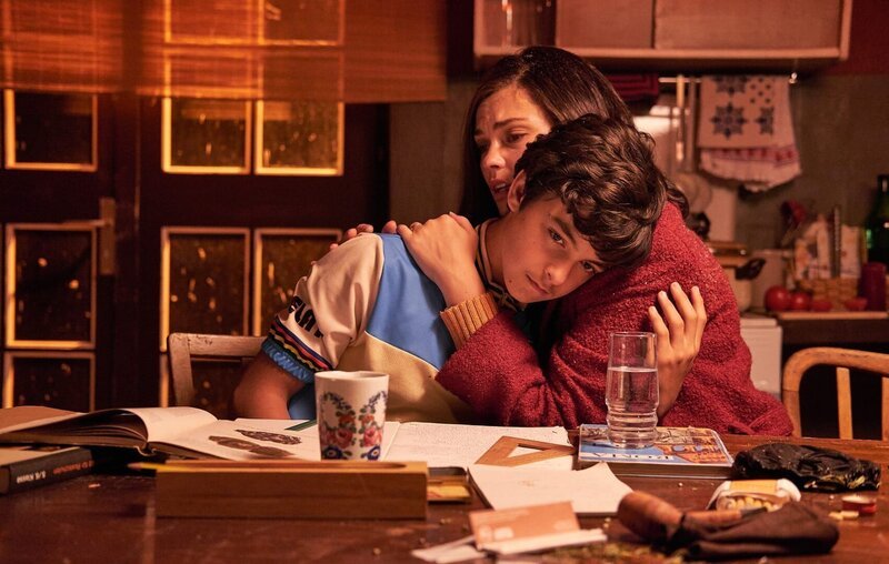 Der Dreiteiler „Bella Germania“ erzählt eine dramatische deutsch-italienische Liebes- und Familiengeschichte. Eigentlich hat sich Giulietta (Silvia Busuioc) im Deutschland der frühen 70er gut eingelebt. Aber die Liebe zu Alexander lässt sie einfach nicht los. Weitere: Vincenzo (Rafael Koussouris). – Bild: Romance TV