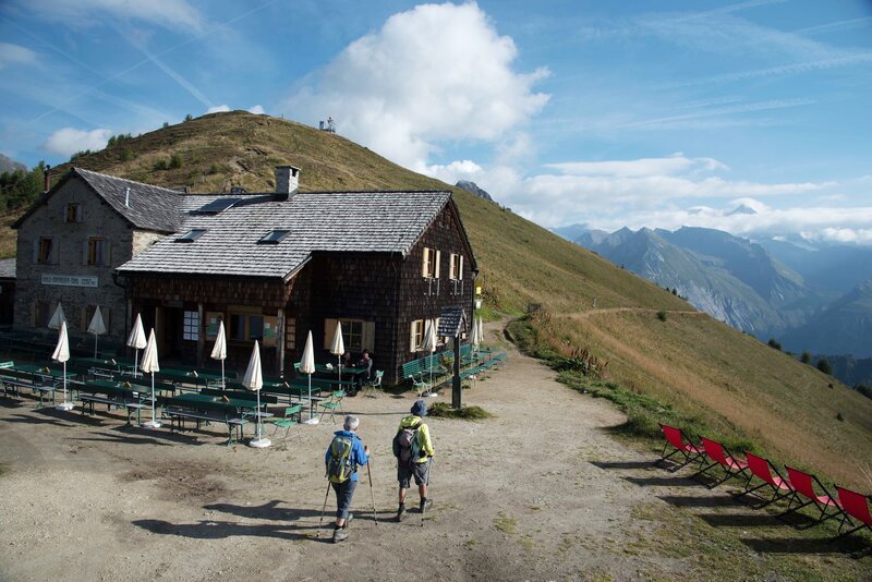 Ankunft von Pilgern am Kals-Matreier-Thörl auf 2.200 Metern Seehöhe. – Bild: ORF/​ORF-Tirol