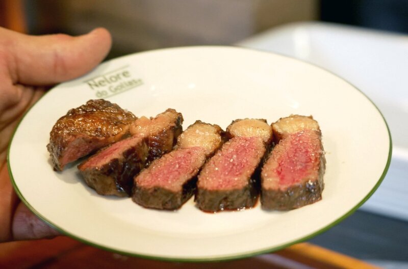 In São Paulo gilt gegrilltes Fleisch als echte Kunstform. – Bild: Elephant Doc