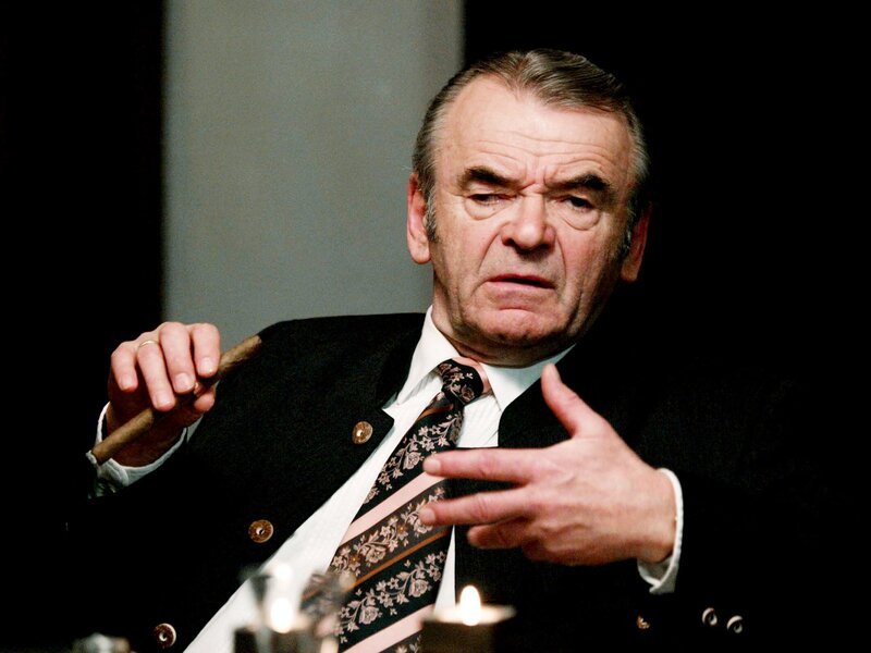 Branko Samarovski (Dr. Rudi Seelig). – Bild: ORF