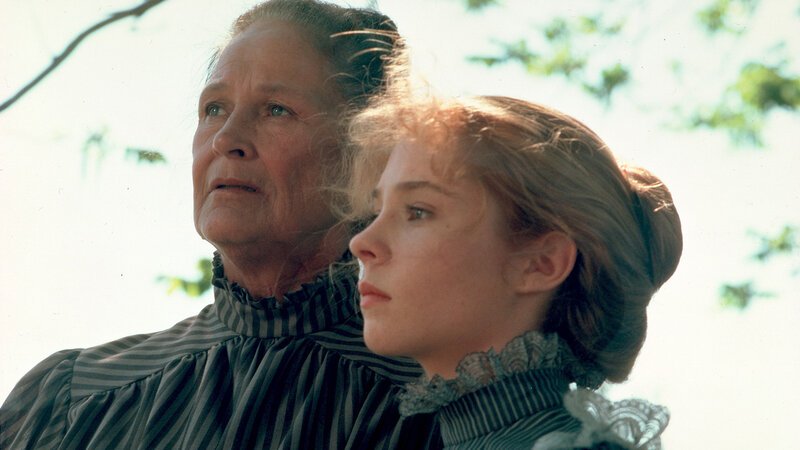 Marilla (Colleen Dewhurst) und Anne Shirley (Megan Follows) (v.l.) – Bild: Bibel TV