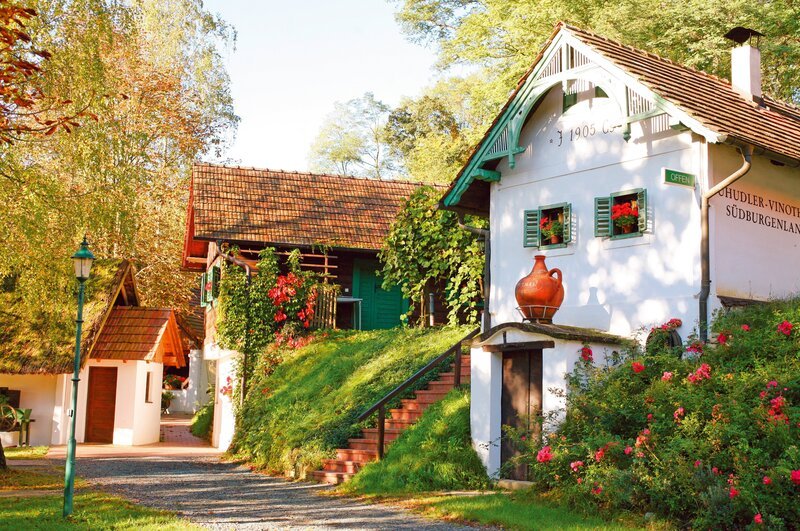 Uhudler Vinothek. – Bild: ORF III