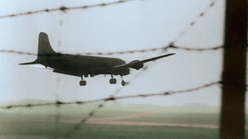 Berlin, Germany – During the Berlin Blockade, the Americans organize an airlift to bring supplies to the population. (NARA) – Bild: RTL