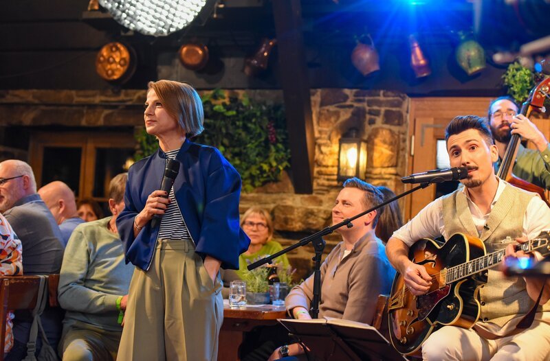  Kristina Sprenger, Lukas Maierhofer. – Bild: ORF/​Hubert Mican