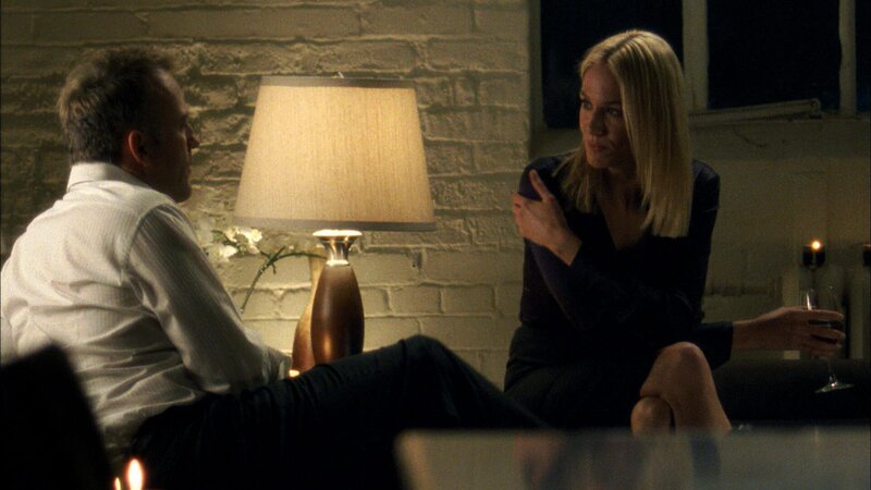 Mike Kessler (James McGowan) und Yvonne Castle (Debra McCabe) – Bild: AXN Black