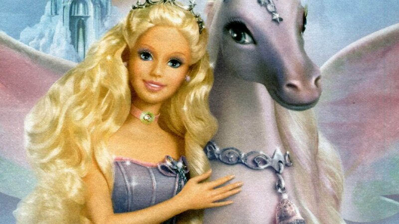 Annika erfährt, dass das fliegende Pferd in Wirklichkeit ihre Schwester Brietta ist, die einst vom bösen Zauberer verwandelt wurde. – Bild: SUPER RTL