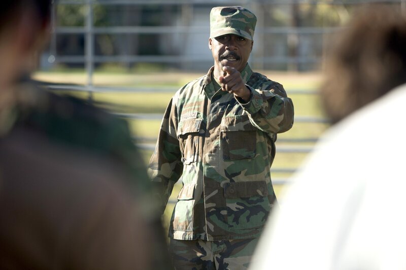 Captain Wallace (Marlon Young) – Bild: Sony Pictures Television Inc.