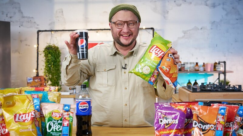 Cola, Chips und Energy-Drinks: PepsiCo hat ein gigantisches Food-Imperium geschaffen. – Bild: ZDF und Guido Engels