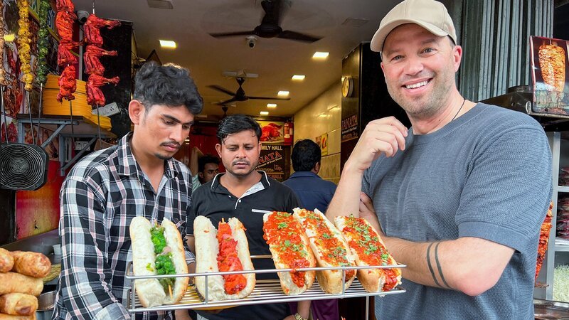 Indien: Jonny Fischer kämpft mit Mumbais Streetfood – Bild: SRF