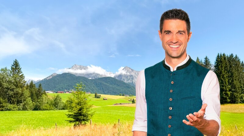 Key Visual/​Cover Sendereihenbild ohne Typo zu „Musik in den Bergen“. Lieder, Land und Leute stehen im Mittelpunkt von „Musik in den Bergen“. Moderator Dominik Glöbl führt zu den schönsten, interessantesten und unentdeckten Plätzen des Alpenraums. – Bild: MDR/​BR/​Constantin Entertainment GmbH/​Markus Konvalin/​Mario Becher/​Montage: BR