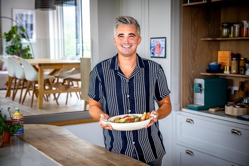 Donal Skehan – Bild: RTL /​ Appetite Media /​ One-Pot-Gerichte