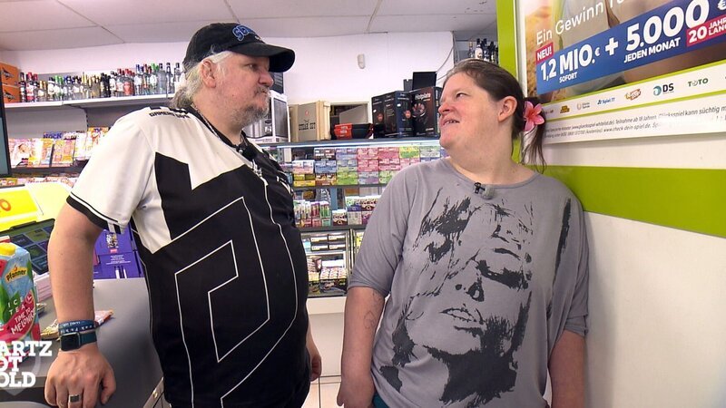 Dieter möchte mit seiner besten Freundin Sandy eine WG gründen – Bild: RTLZWEI