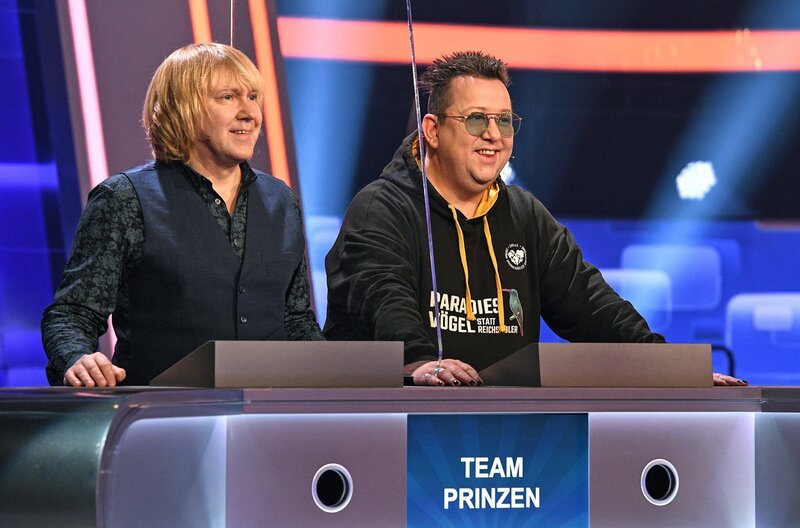 Die Kandidaten des Teams „Prinzen“: Tobias Künzel (l.) und Sebastian Krummbiegel (r.), beide Sänger der Band „Die Prinzen“. – Bild: ARD/​Uwe Ernst