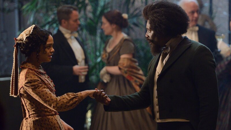 Sara Freeman (Tessa Thompson, l.), Frederick Douglass (Eamonn Walker, r.) – Bild: AXN Black