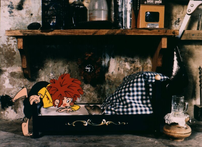 Pumuckl freundet sich mit einer Maus an und lernt, dass es gar nicht so einfach ist, mit einem Spielkameraden auszukommen, der so ganz anders geartet ist. – Bild: BR/​Infafilm