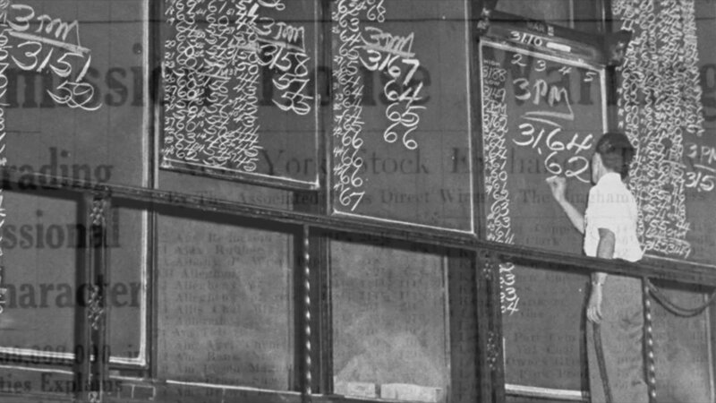 Dieses Bild zeigt einen Moment während des Höhepunkts des Börsenbooms der „Roaring Twenties“ an der Wall Street. – Bild: CuriosityStream-Inc.